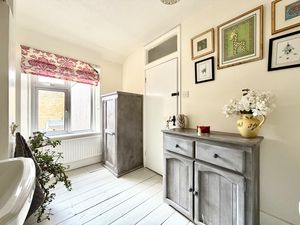 Family Bathroom- click for photo gallery